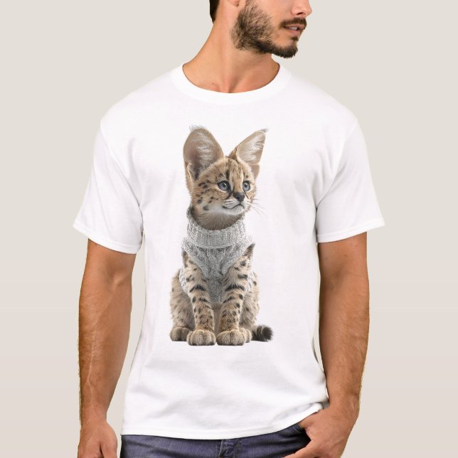 Entzückendes Serval-Kätzchen im gestrickten Pullov T-Shirt (Vorderseite)
