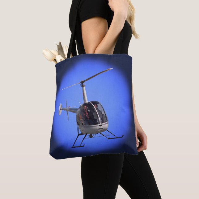 Enviro-Friendly Helicopter gibt Shopping Bags (Von Nahem)