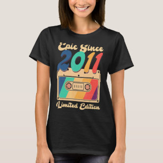 Epic Seit 2011 Vintage Kassette Geburtstag Frauen  T-Shirt