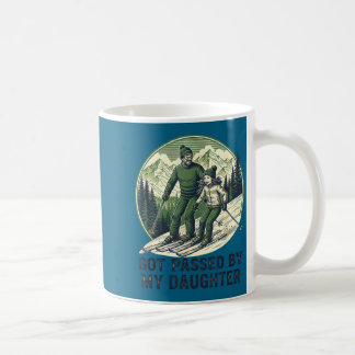 Epischer Spaß beim Skifahren mit Tochter Tochter Kaffeetasse