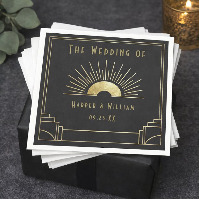 Equinox Art Déco Gold Sonnenstrahlenmuster Serviette (Sunburst art deco black and faux gold geometric cocktail napkins.)