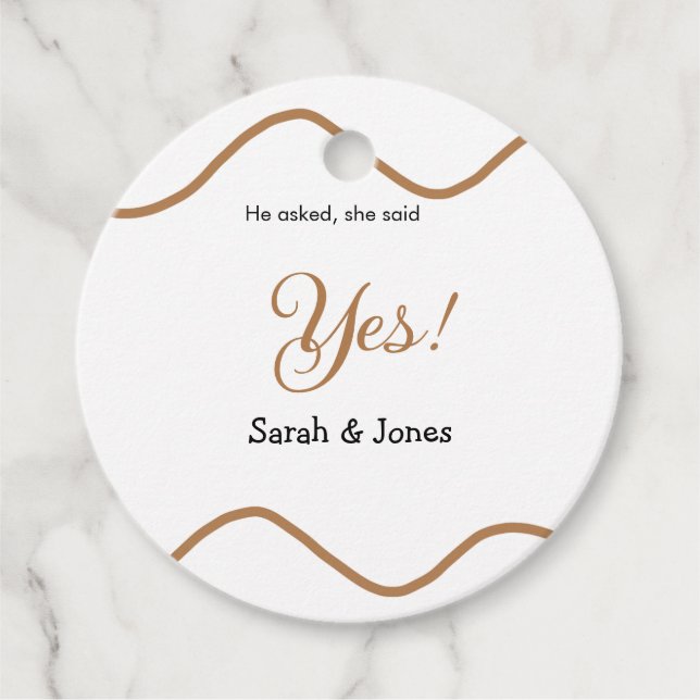 Er fragte sie sagte ja Verlobung einfach minimal  Geschenkanhänger (Vorderseite)