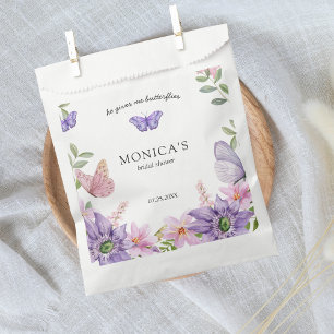 Er gibt ihren Schmetterlingen Brautparty Elegant Geschenktütchen