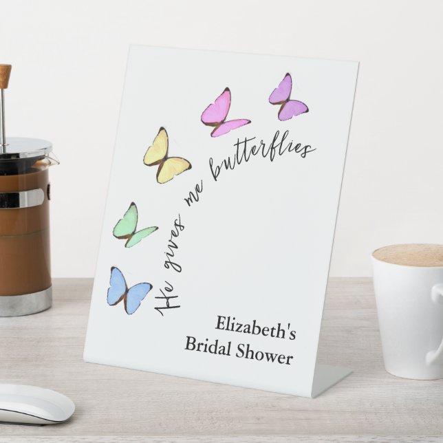 Er gibt mir Schmetterlinge Brautparty Sockelschild (In SItu)