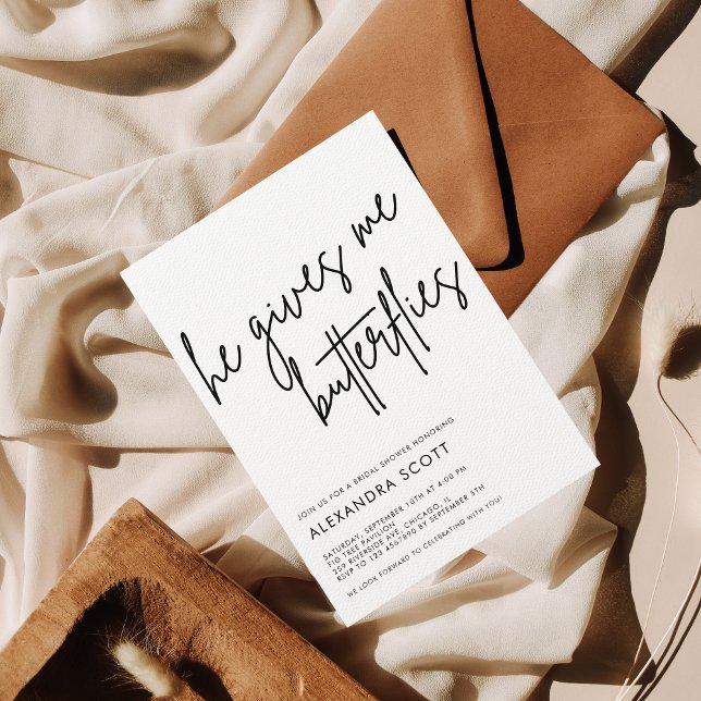 Er gibt mir Schmetterlinge Minimalistisches Brautp Einladung (Von Creator hochgeladen)