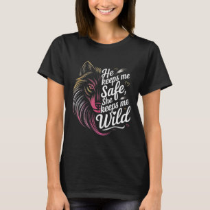 Er hält mich sicher Sie hält mich Wolf Art Liebhab T-Shirt