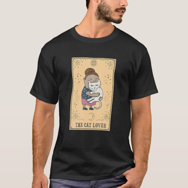 Er hat einen Arot-Spoof T-Shirt (Vorderseite)
