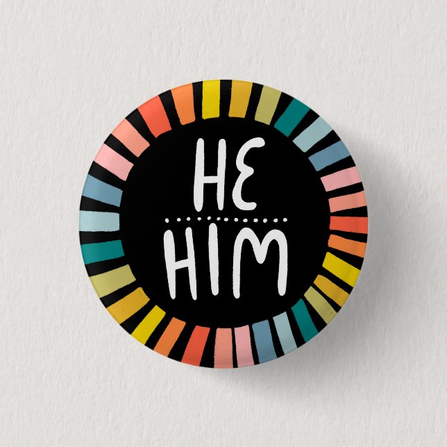 ER/IHM Pronouns Rainbow Handlett Pride Button (Vorderseite)