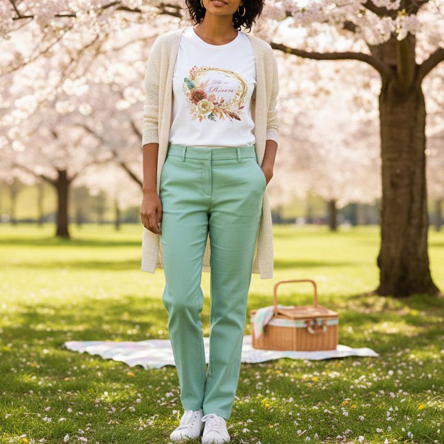 Er ist der Risen boho Blumenkranz Oster T-Shirt (Von Creator hochgeladen)