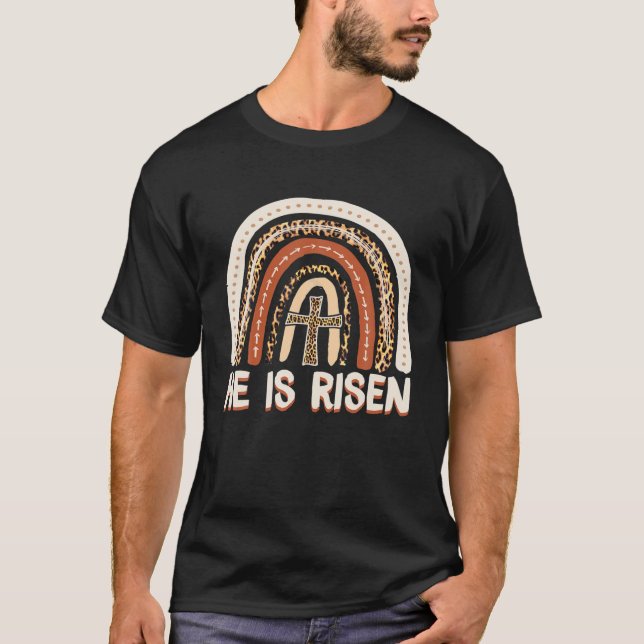 Er ist der Risen Leopard Regenbogen Christlich Jes T-Shirt (Vorderseite)