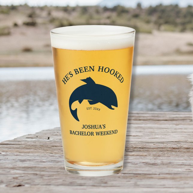 Er ist die Bachelor Party der Marine Glas (He’s Been Hooked Navy Fishing Bachelor Party Glass)