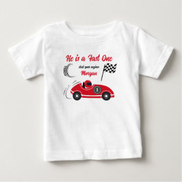 Er ist ein schnelles, festes Red Race Car Geburtst Baby T-shirt