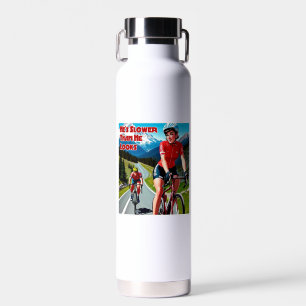 Er ist langsamer, als er sich beim Fahrradfahren g Trinkflasche