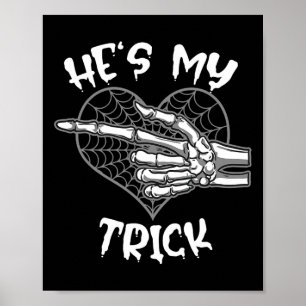 Er ist mein Trick Fun Halloween Matching Couple Gi Poster