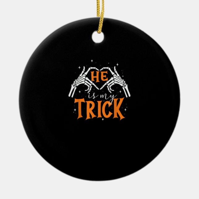 Er ist mein Trick Heart Skeleton Hand Couple Happy Keramik Ornament (Vorne)