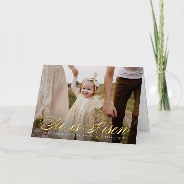 Er ist Rised Gold Foil Script Foto Ostercard (Vorderseite)