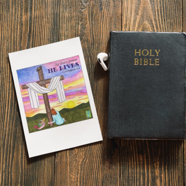 Er lebt inspirierende Postkarte (Von Creator hochgeladen)