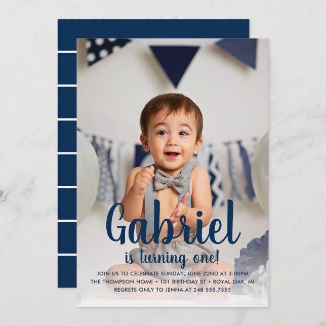 Er macht das erste Foto eines Marinejungen Einladung (Vorne/Hinten)