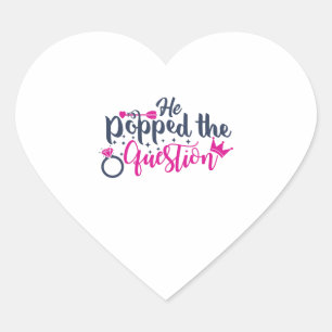 Er machte ihr einen Heiratsantrag Herz-Aufkleber