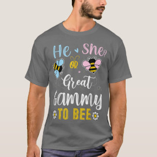 Er oder sie strebt eine Gender-Offenbarung an  T-Shirt