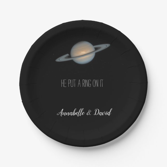 Er setzte einen Ring auf den Saturn im Space-Party Pappteller (Vorderseite)