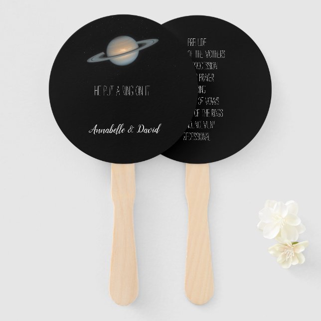 Er setzte einen Ring auf den Saturn im Weltraum Fächer (Vorne und Hinten)