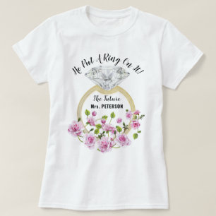 Er setzte einen Ring auf die moderne Diamantflora T-Shirt