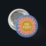 ER / SIE Pronouns Sonnenblume Daisy Pride Button<br><div class="desc">Dekorieren Sie Ihr Outfit mit diesem coolen Kunstknopf. Macht ein großartiges Geschenk! Sie können ihn anpassen und auch Text hinzufügen. Karo in meinem Shop für viel mehr Farben und Muster! Lass mir Bescheid,  wenn du auch etwas Gewohntes willst.</div>