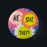 ER/SIE / SIE Pronouns Blume Stolz Handschrift Button<br><div class="desc">Dekorieren Sie Ihr Outfit mit diesem coolen Kunstknopf. Macht ein großartiges Geschenk! Sie können ihn anpassen und auch Text hinzufügen. Karo in meinem Shop für viel mehr Farben und Muster! Lass mir Bescheid,  wenn du auch etwas Gewohntes willst.</div>