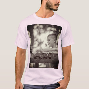 Er trägt jeden Tag ein knackig weißes Hemd ins Bür T-Shirt