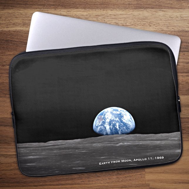 Erdaufstieg über dem Mond, Apollo 11, 1969 Laptopschutzhülle (Von Creator hochgeladen)