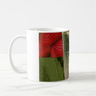 Erdbeer-Matcha-Latte-Plakat – Trendiges Café-Geträ Kaffeetasse