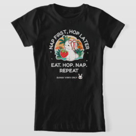 Erdbeer-Traum-Hase T-Shirt