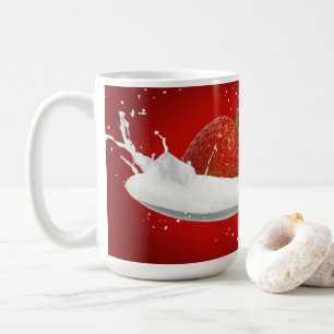 Erdbeere mit Milchspritze Kaffeetasse