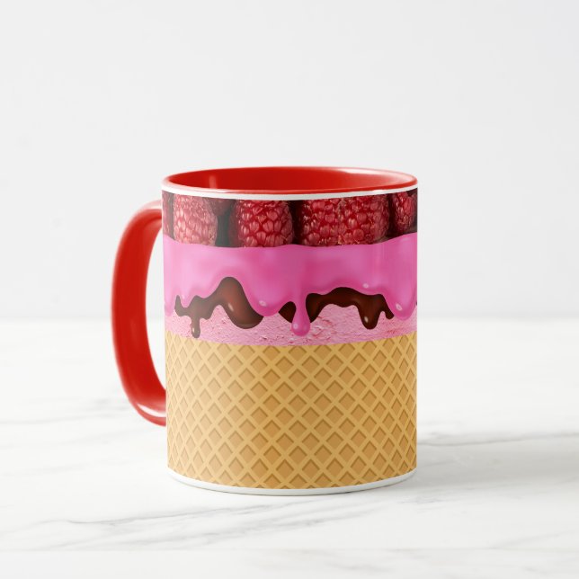 Erdbeereis mit Waffelhörnchen Tasse (Vorderseite Links)