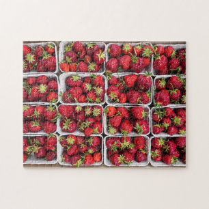 Erdbeeren auf dem Bauernmarkt im Container Puzzle