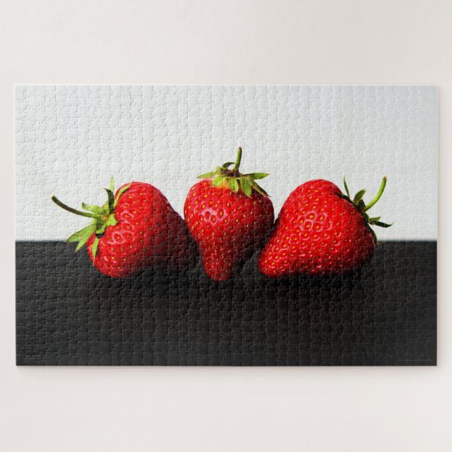 Erdbeeren auf Weiß über Schwarz 20x30 1014pc jpcn Puzzle (Horizontal)
