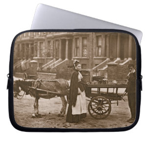 "Erdbeeren - ganz reif, ganz reif! ", 1876-78 Laptopschutzhülle