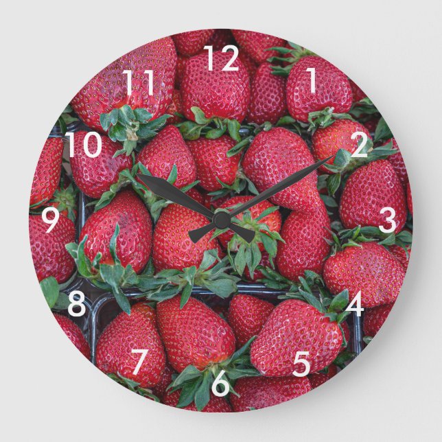 Erdbeeren mit grünen Blätter Große Wanduhr (Vorderseite)