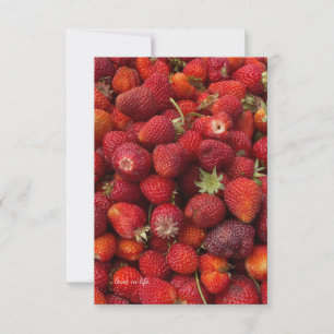 Erdbeeren nach oben nah mitteilungskarte