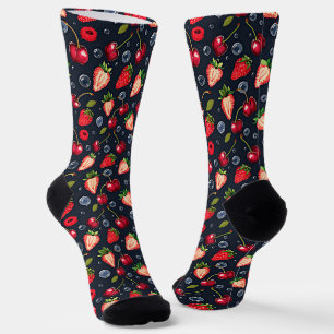 Erdbeeren und Kirschen auf dunklem Hintergrund Socken