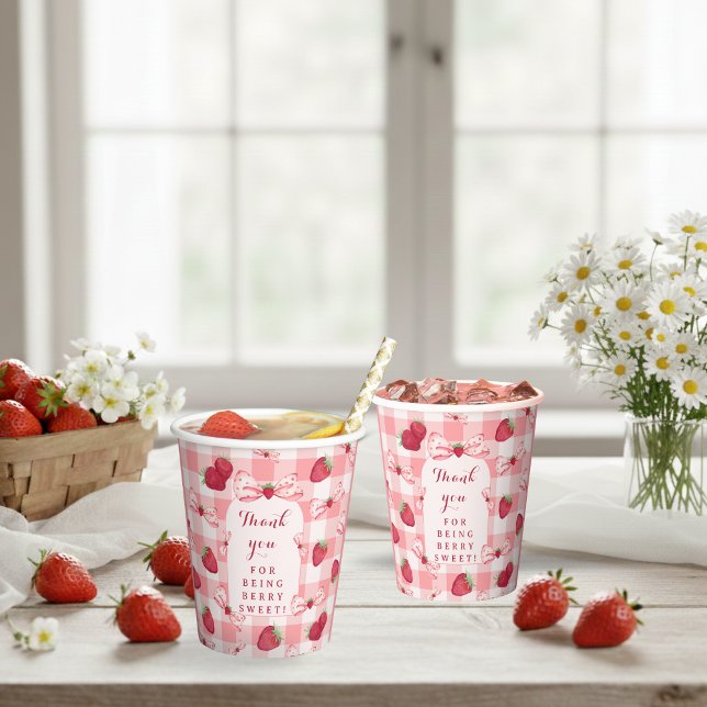 Erdbeeren zum ersten Geburtstag Rote Gingham-Erdbe Pappbecher (Berry First Birthday Red Gingham Strawberry Bows Paper Cups)