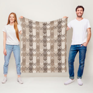Erdbeerfalter-Streifen-Design in neutralem Tan  Fleecedecke