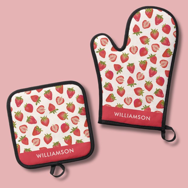 Erdbeermuster im Sommer Ofenhandschuh & Topflappen-Set (Strawberry oven mitt and oven glove.  Personalize with your own name or choice of text.)