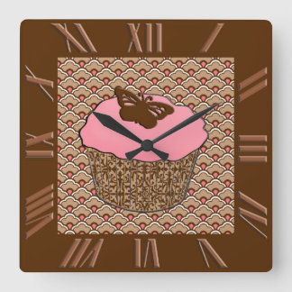Erdbeerrosa mattierter kleiner Kuchen Quadratische Wanduhr