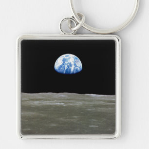 Erde vom Mond im schwarzen Weltraum: Earthrise Schlüsselanhänger