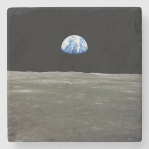 Erde vom Mond im schwarzen Weltraum: Earthrise Steinuntersetzer