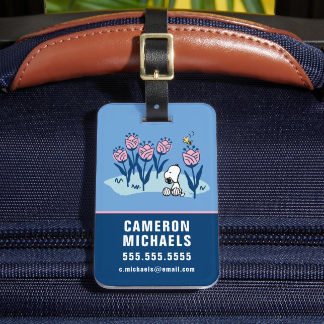 Erdnüsse | Garten mit Snoopie und Holzblumen Gepäckanhänger (Vorderseite Insitu 2)