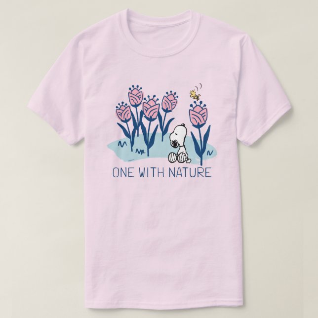Erdnüsse | Garten mit Snoopie und Holzblumen T-Shirt (Design vorne)