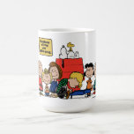 Erdnüsse | Glück ist eins der Gang Kaffeetasse<br><div class="desc">Das Glück ist tatsächlich Teil der Peanuts-Bande,  wie in der geliebten Comic-Streifen und seinen verschiedenen Anpassungen dargestellt. Die Peanuts-Charaktere,  trotz ihrer Fehler und Kämpfe,  finden Freude in ihren nah-Strick-Freundschaften und gemeinsamen Erfahrungen.</div>